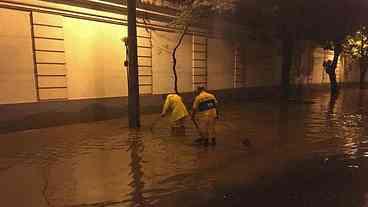 Chuva forte alaga vários pontos do Rio e deve ir até sábado