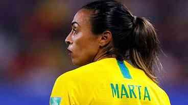 Marta lamenta derrota e pede que jogadoras se preparem melhor