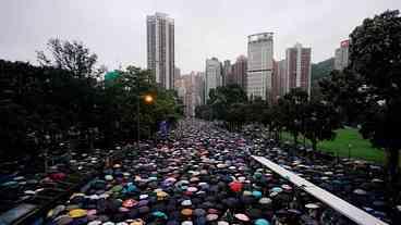 Hong Kong permanece sob tensão contra projeto de lei