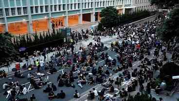 Manifestantes protestam em Hong Kong 