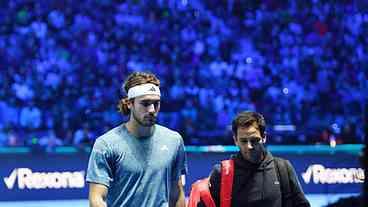 Stefanos Tsitsipas sofre lesão e abandona ATP Finals de Turim