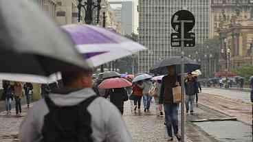 Temporais voltam a provocar falta de luz e água em São Paulo