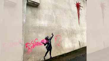 Obra de Banksy em comemoração ao Dia dos Namorados é vandalizada