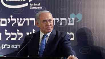 Tribunal suspende julgamento de Netanyahu, que permanece no governo