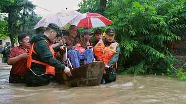 Tempestade deixa mortos e feridos na China