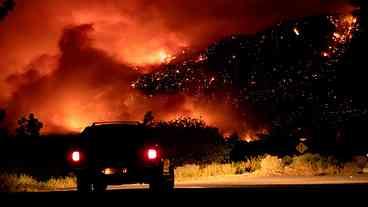 Onda de calor que aumenta no Canadá provoca incêndios e 500 mortes