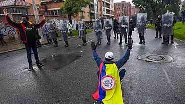 Aumenta repressão policial contra greve na Colômbia