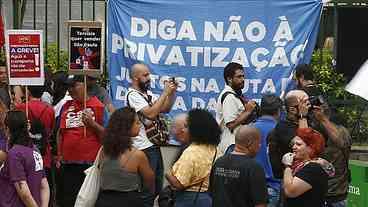 Trabalhadores iniciam greve unificada contra privatizações em SP