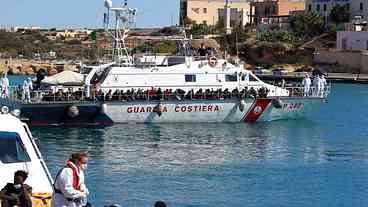 Mais de 2 mil imigrantes chegam a Lampedusa