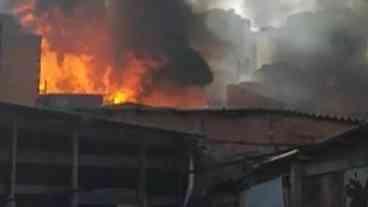 Incêndio atinge comunidade Morro do Piolho em SP