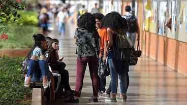 Estudo aponta desigualdades entre negros e brancos no sistema educacional