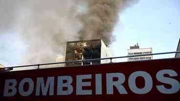 Incêndio atinge prédios no Centro de São Paulo