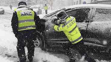 Onda de frio congela maior parte da China e fecha rodovias