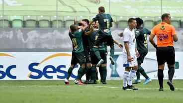 América-MG supera Cruzeiro e assume vice-liderança do Mineiro