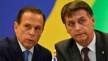 Médicos desmentem Bolsonaro e Doria: 'não há vacinas suficientes'