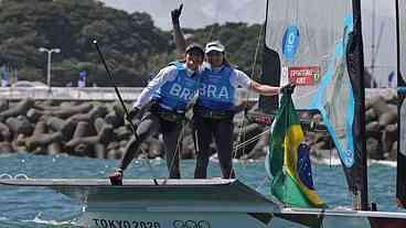 Martine Grael e Kahena Kunze são bicampeãs olímpicas na classe 49er FX