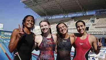 Etiene Medeiros celebra vaga em Tóquio no revezamento 4x100 livre