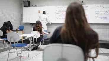 Professores contam como está sendo preparo para o Enem