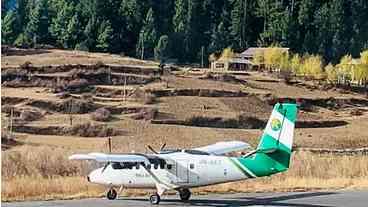 Avião com 22 pessoas desaparece no Nepal