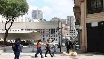 SP autoriza uso de estacionamentos por bares e restaurantes