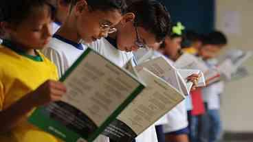 Termina prazo de escolha de livros didáticos para 2022