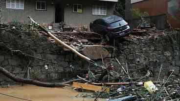 Cláudio Castro pede ajuda ao governo federal para reconstruir Petrópolis