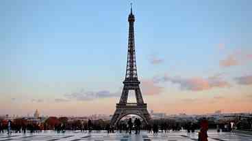 Paralisação de trabalhadores na França fecha Torre Eiffel