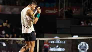 Rio Open tem dia marcado pela chuva e lesão do espanhol Carlos Alcaraz