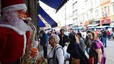 Procon de SP orienta consumidores sobre trocas de presentes de Natal