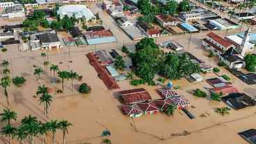 Rio Acre continua a subir e nível já alcança 17,84 metros acima do leito