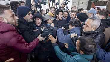 Protesto em Roma registra tensão entre policiais e manifestantes