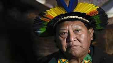 No Vaticano, papa Francisco recebe líder yanomami Davi Kopenawa