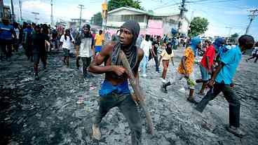 Gangues dominam a capital do Haiti e aterrorizam moradores