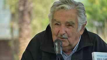 Mujica, ex-presidente do Uruguai, está com câncer de esôfago