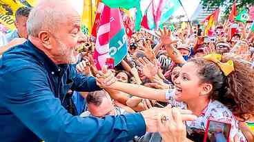 Lula lidera 1º de Maio e trabalhadores se reúnem por todo o país