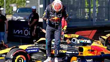 Verstappen iguala recorde de Senna em pole positions, na Emilia-Romagna