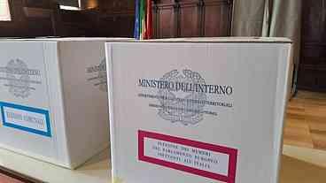 Italianos vão às urnas em eleições europeias, municipais e regionais