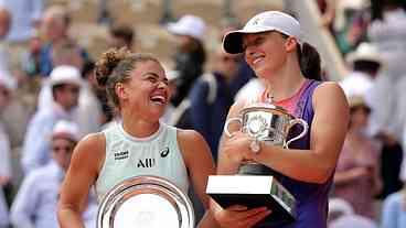 Número 1 do mundo vence italiana e é tetracampeã de Roland Garros