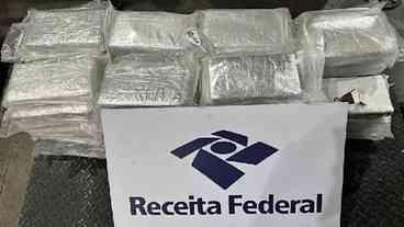 Receita apreende 51 quilos de cocaína no aeroporto do Galeão