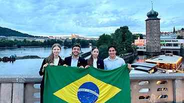 Brasil se classifica entre as melhores equipes do Pré-Mundial de Debates