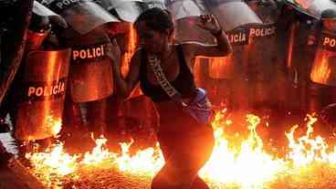 Protestos contra reeleição de Maduro deixam mortos na Venezuela