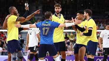 Brasil vence Egito no vôlei masculino e se garante nas quartas em Paris