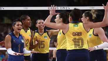 Vôlei feminino: Brasil vence República Dominicana e vai à semifinal