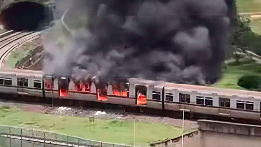 Correio do Brasil  DF: metrô retoma circulação de trens após incêndio