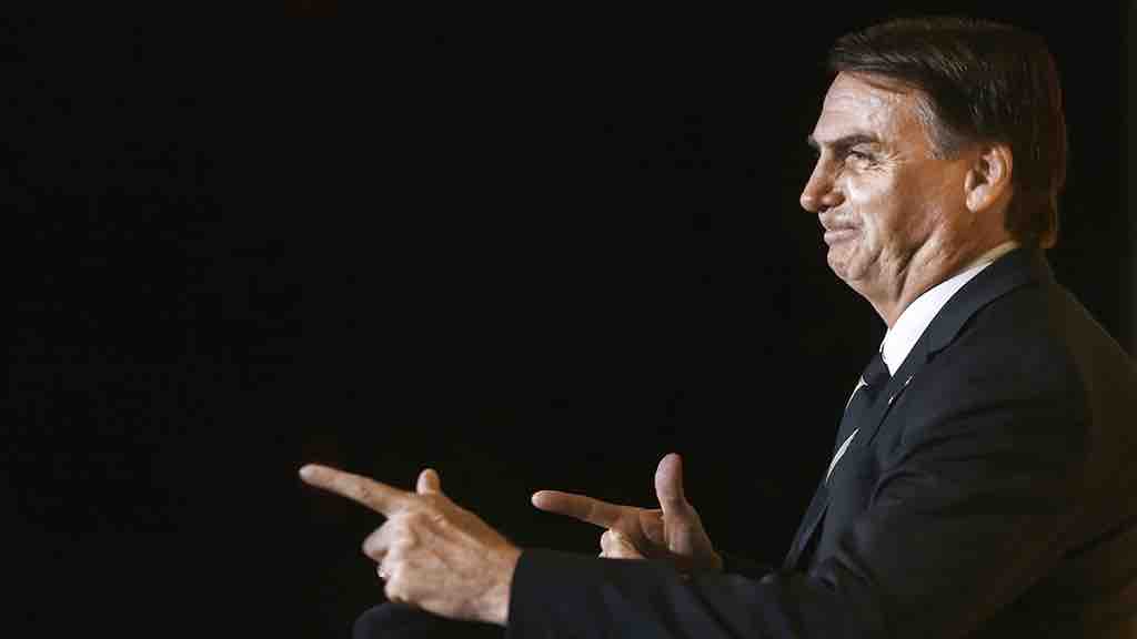 Bolsonaro fez jogada de xadrez 4D ou puxou revólver sem munição